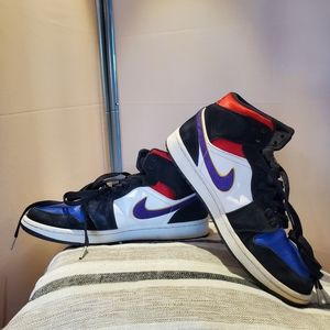 AIR JORDAN 1 MID TOP THREE